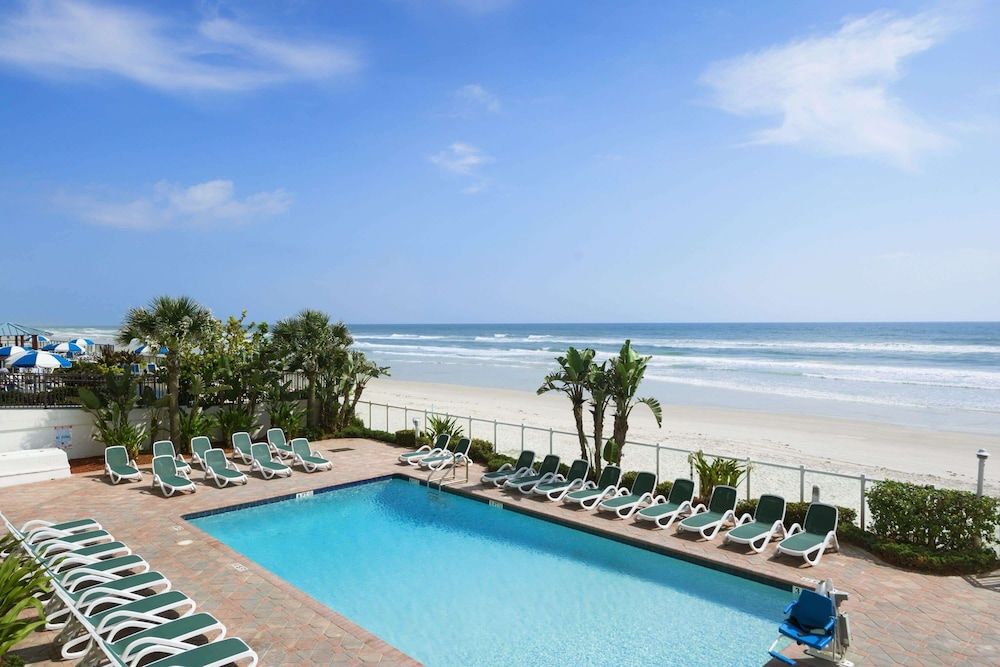 Days Inn by Wyndham Daytona Oceanfront 3 estrellas en Daytona Beach