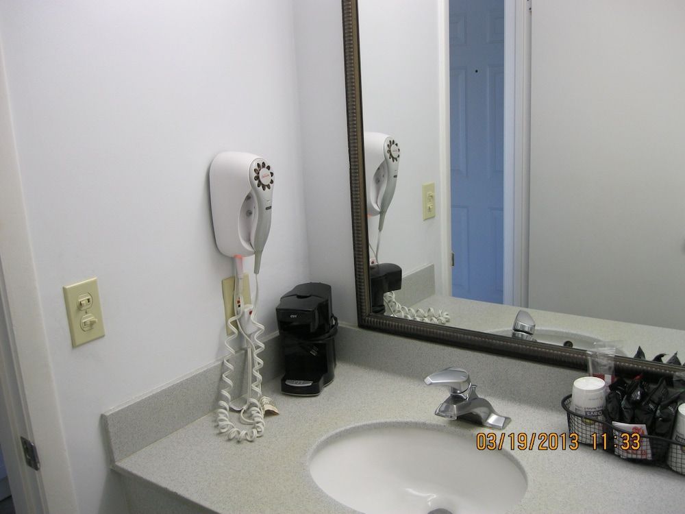 Days Inn by Wyndham Daytona Oceanfront 3