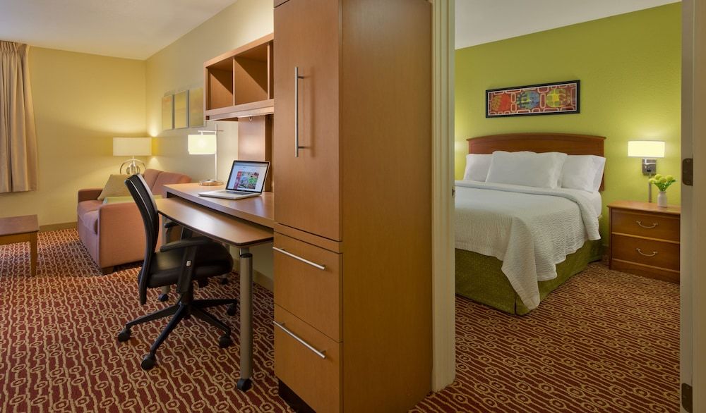 Hawthorn Extended Stay by Wyndham Cincinnati NE/Mason 3