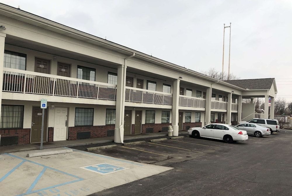 Days Inn by Wyndham Indianapolis South 3