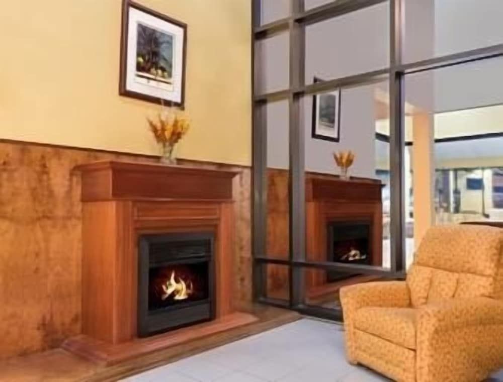 Days Inn by Wyndham Indianapolis Northeast 3