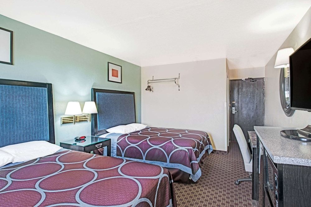 Super 8 by Wyndham Sacramento/Florin Rd 3