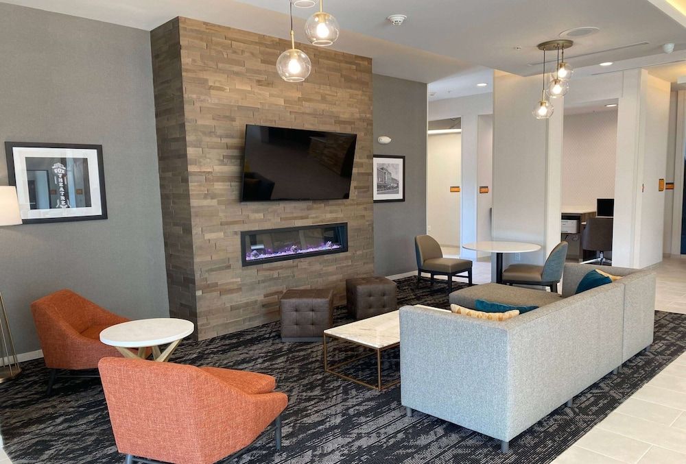 La Quinta Inn & Suites by Wyndham Centralia 3