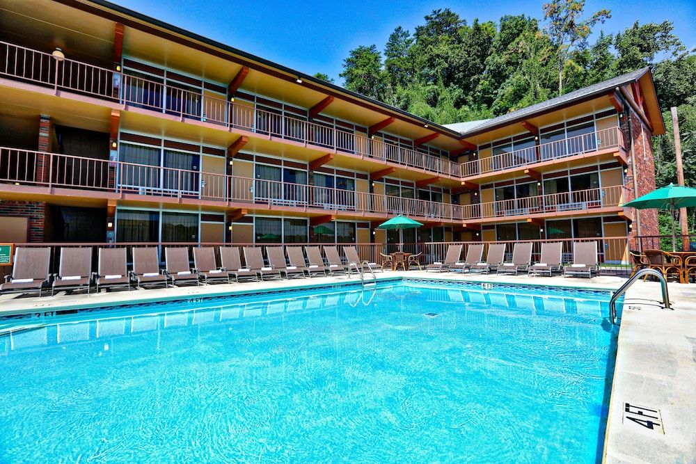 Wild Bear Inn 3 estrelas em Pigeon Forge