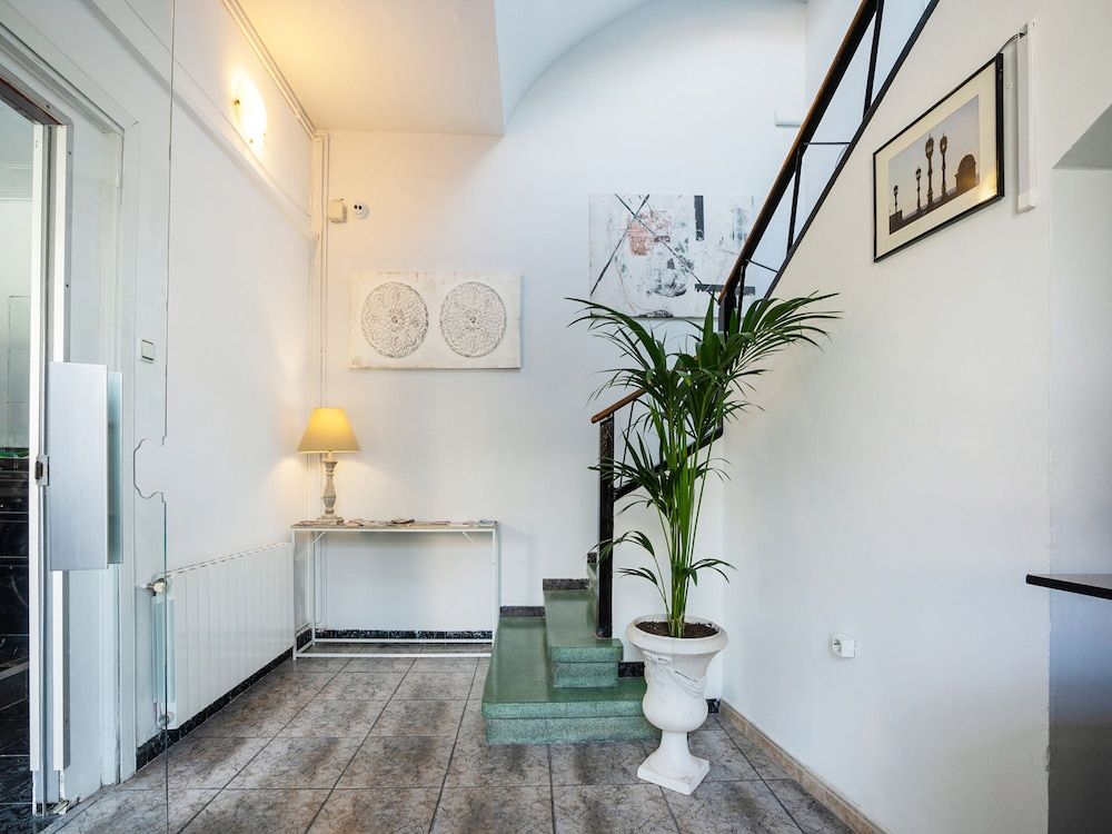 Hostal El Patio de la Luna by Vivere Stays 2