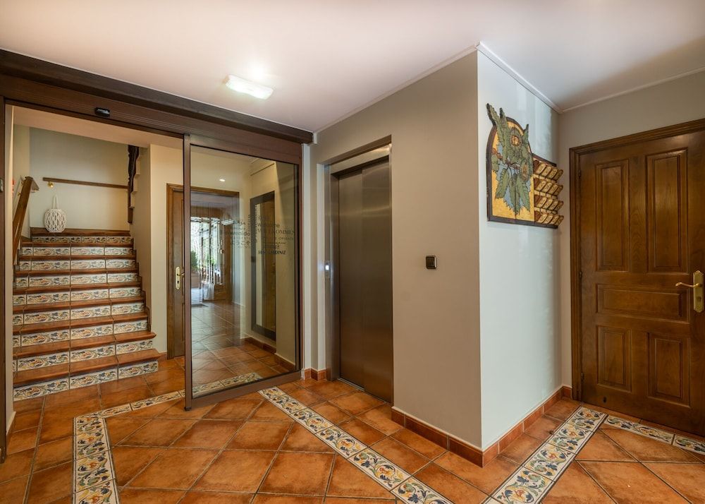 Logis Hotel Restaurante La Casa de Juansabeli 3