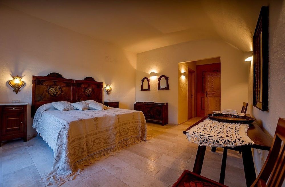 Antica Dimora La Corona 1