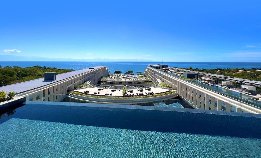 Secrets Bahía Mita Surf & Spa