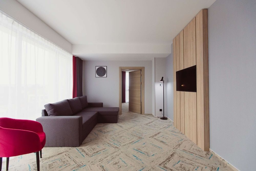 Ramada by Wyndham Targu JIU 3