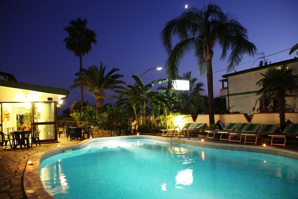 Hotel Marinella 3 estrellas en Ricadi