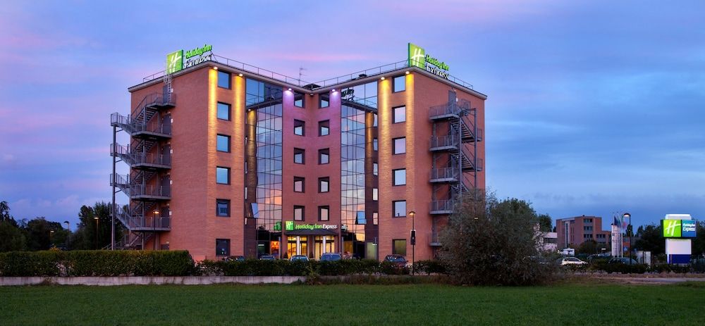Holiday Inn Express Reggio Emilia, an IHG Hotel 3 estrellas en Reggio Emilia