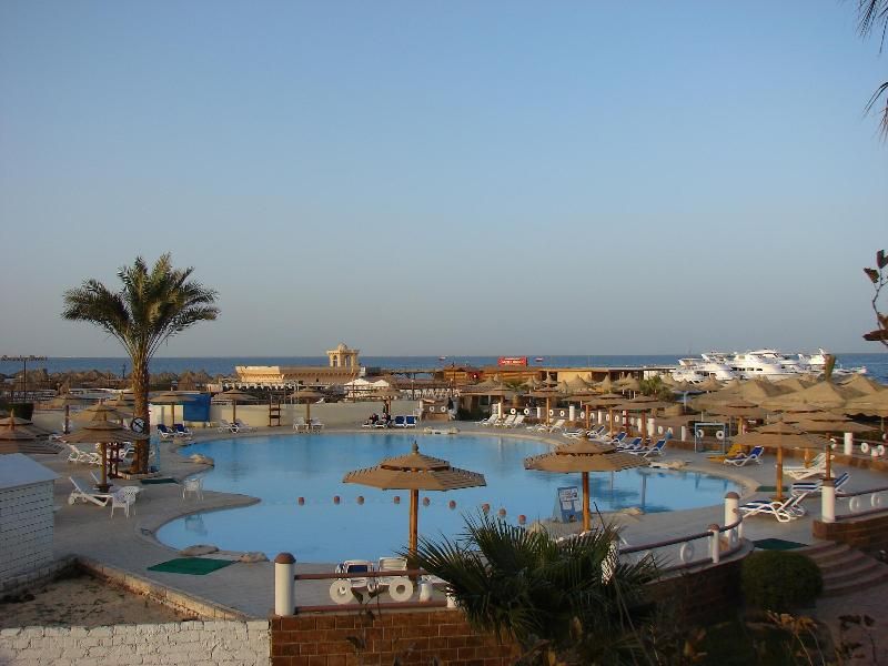 Aladdin Beach Resort 3