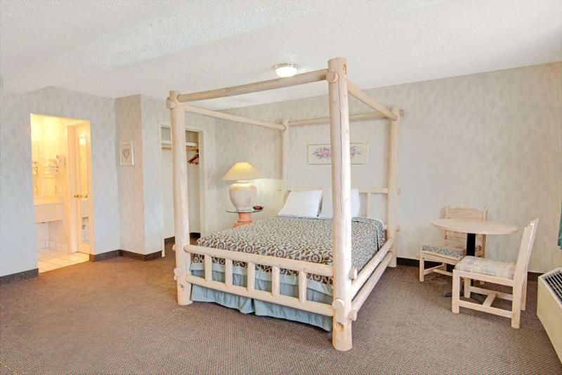 Tree Inn & Suites Albuquerque 2