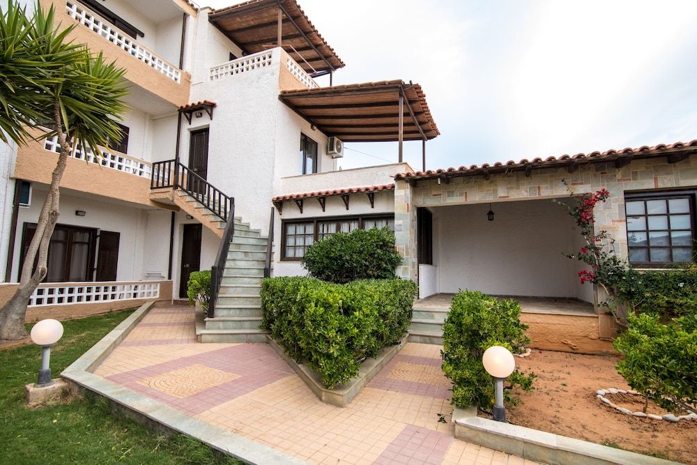 Irilena by Checkin 2