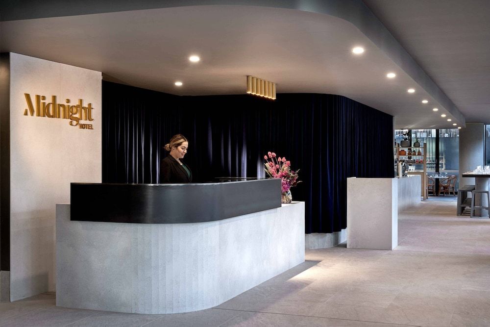 Midnight Hotel, Autograph Collection 3