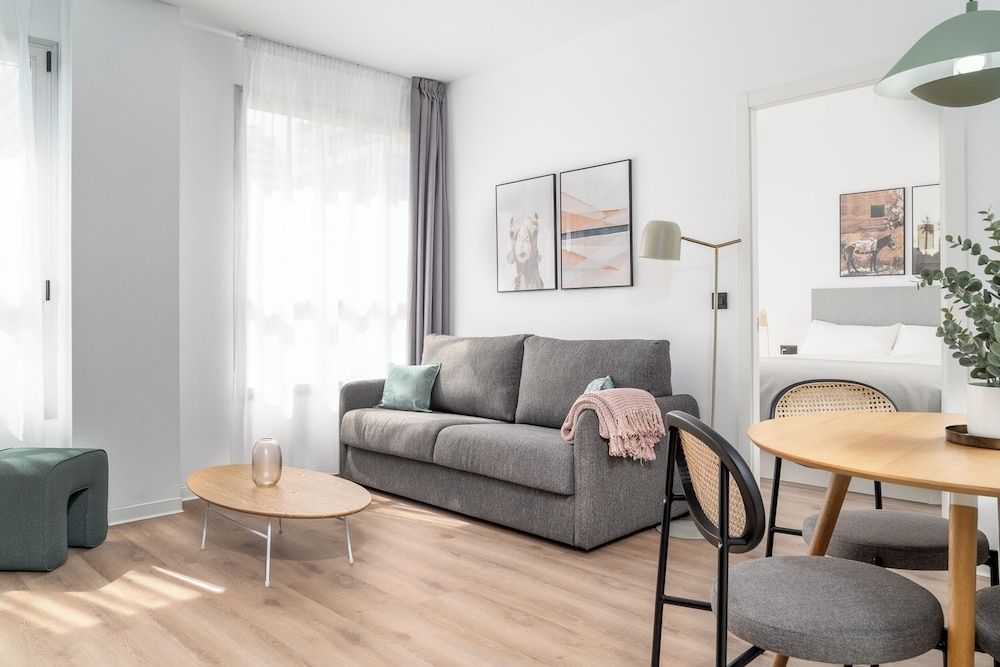 limehome Valencia Carrer d’Antonio Ferrandis 1