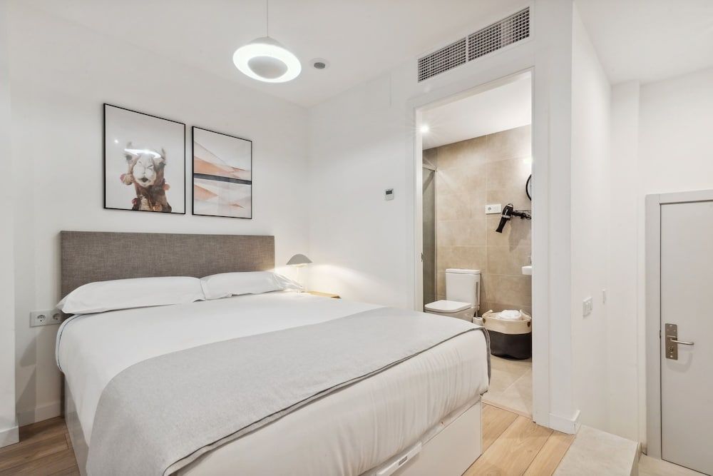 limehome Valencia Carrer del Pare Palau 3