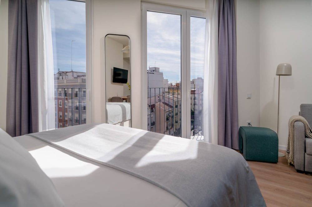 limehome Valencia Carrer de Sant Jacint 3