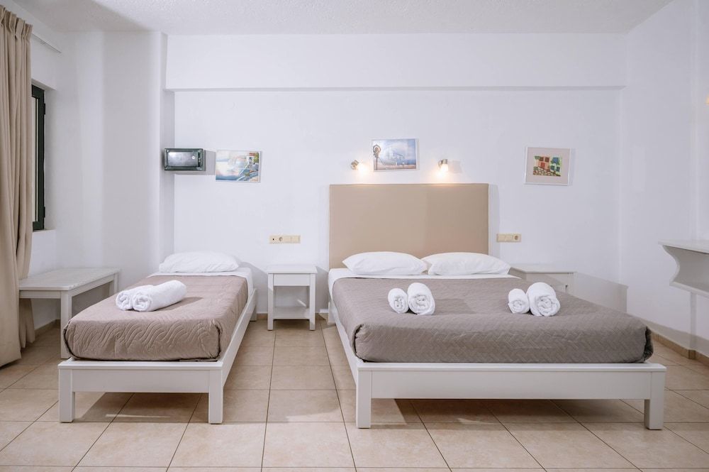 Dionysos Apartments and Studios 3