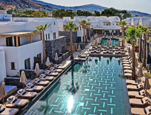 Radisson Blu Zaffron Resort, Santorini 5 étoiles à Kamari