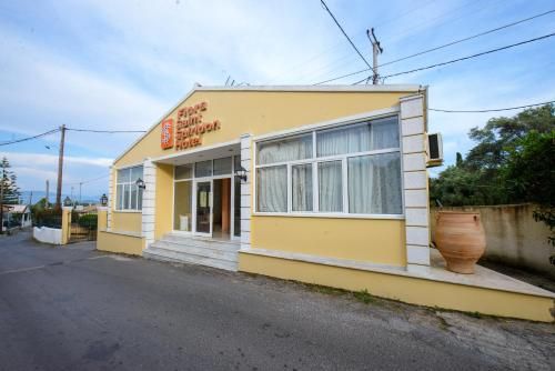 Saint Spiridon Hotel 2