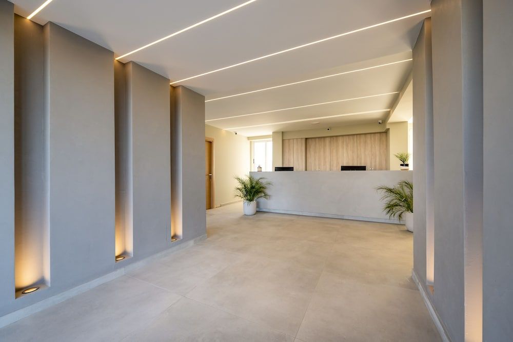 Nicolas Grand Suites - Adults Only 2