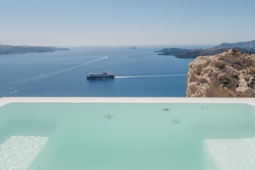 Apeiron Blue Santorini - Sustainable Adults Only 14 Plus 2