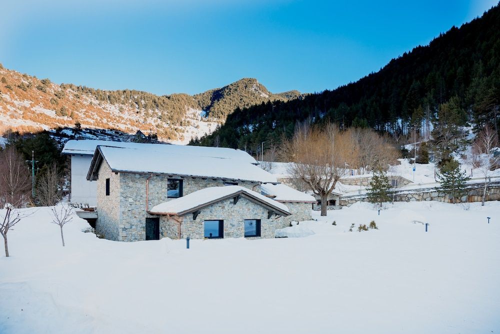 Hotel Les Pardines 1819 1