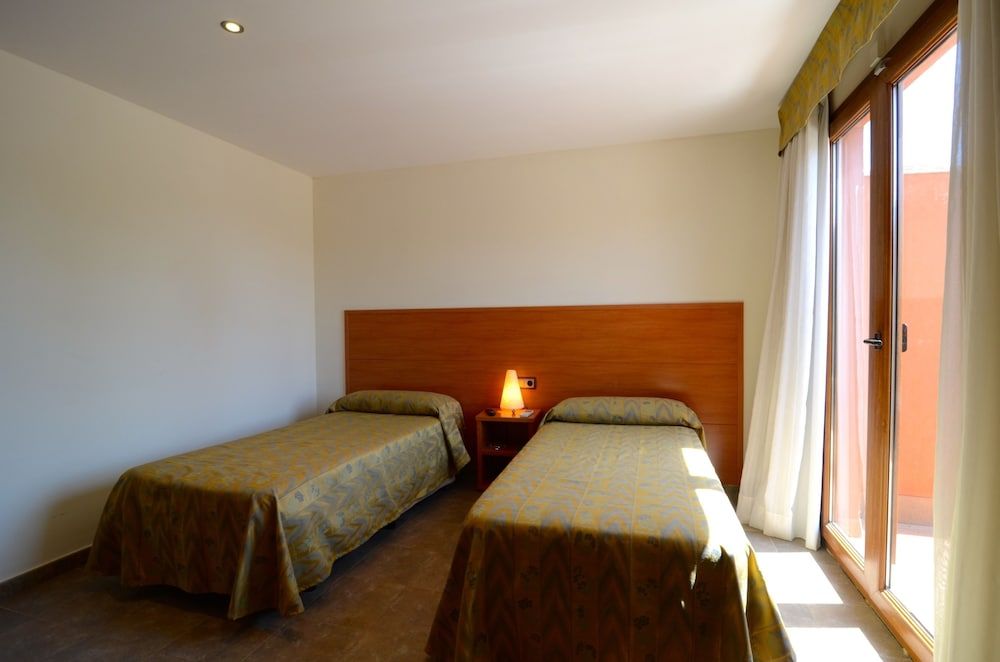 Apartamentos Hostal La Gola 3
