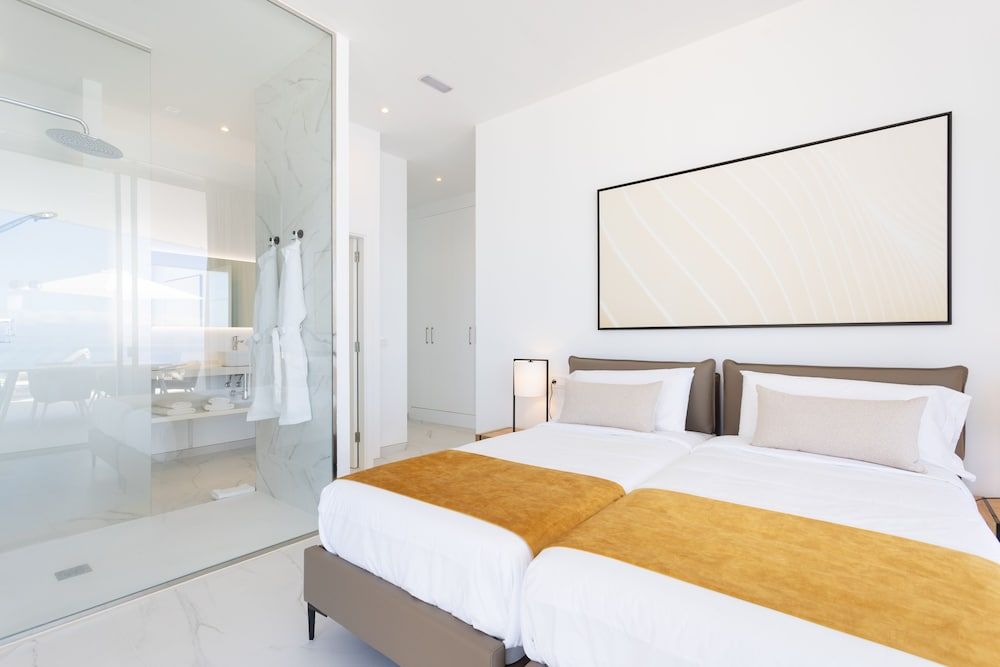 Crystal I Luxury Apartments 3