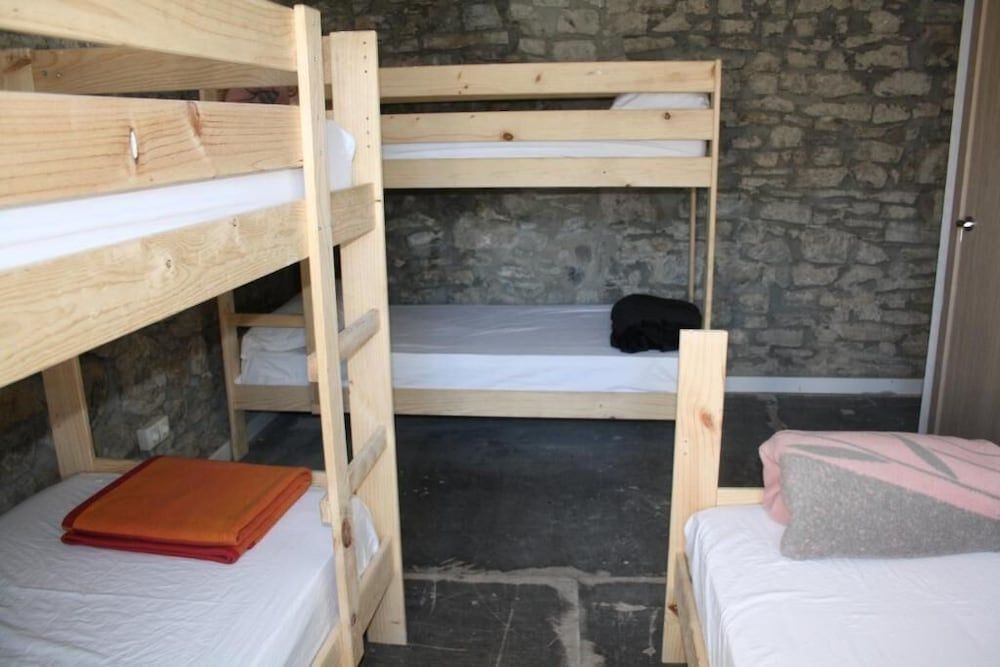 ALBERGUE CASA DE BROTO 2