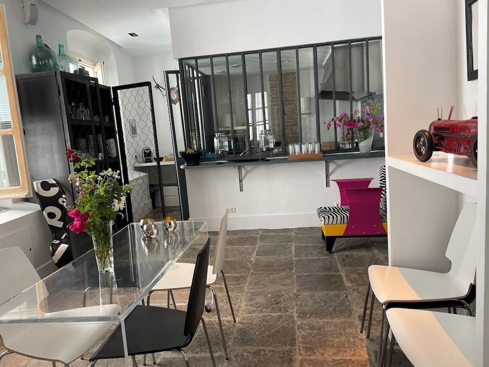 Dys Hotel - Adults Only 2