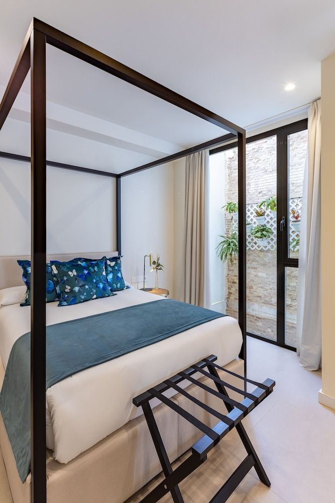 La Casa de las Flores 2