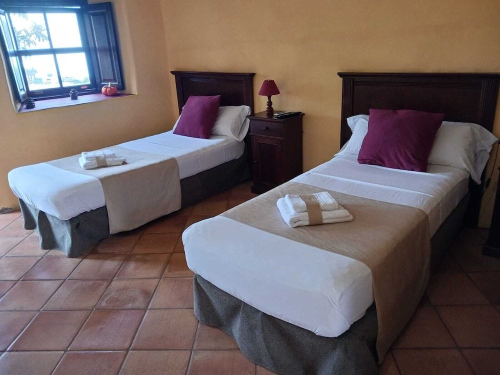 Hotel Rural La Raya 1866 2