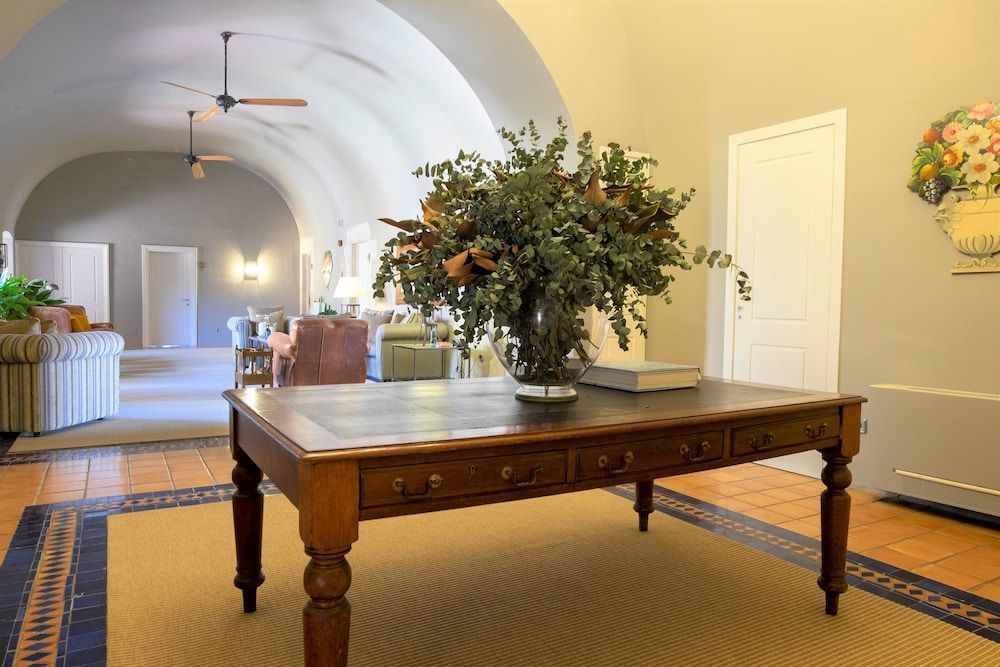 El Far Hotel Restaurant 2