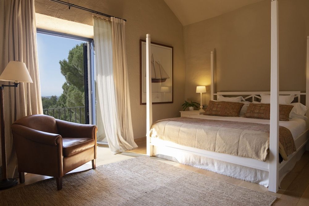 El Far Hotel Restaurant 3