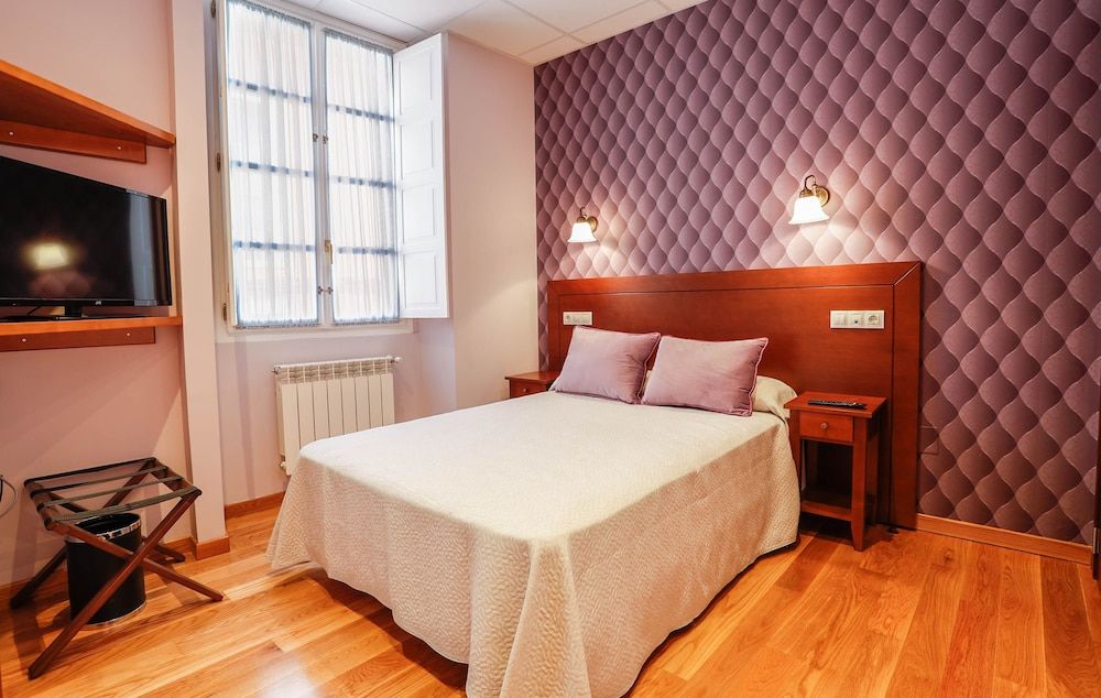 Hotel Rey Silo 3 estrelas em Pravia