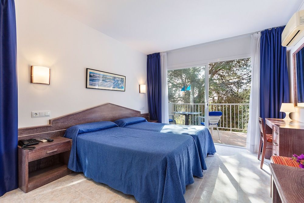 Apartamentos Cala Murada Minigolf 3