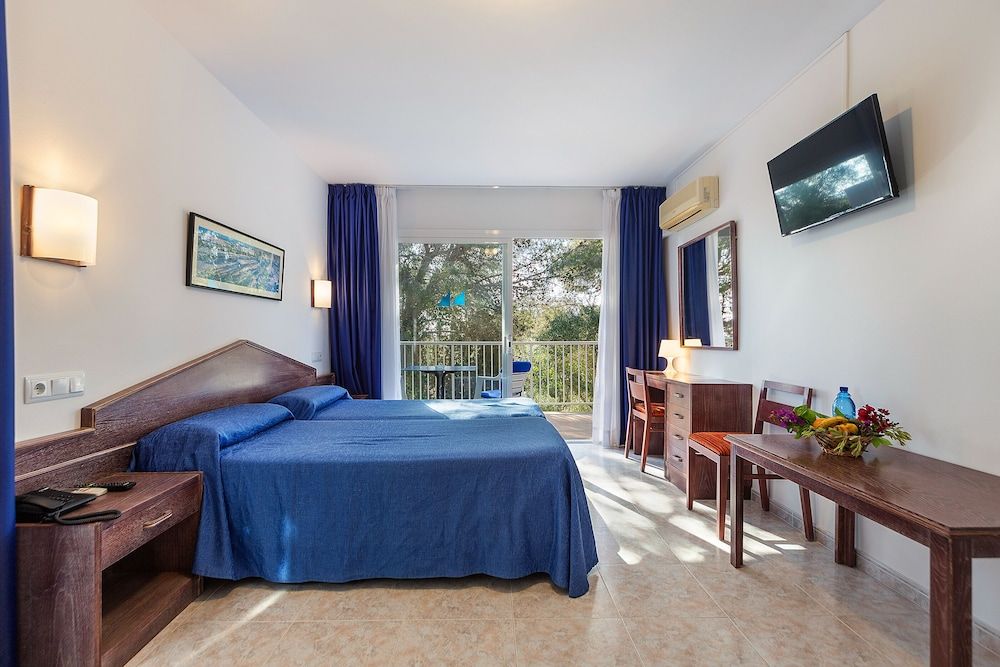 Apartamentos Cala Murada Minigolf 2