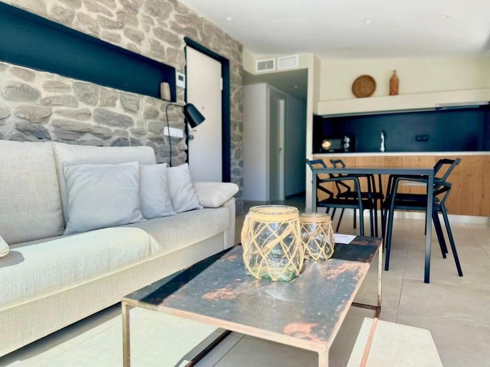 Cala Vadella Beachwalk Suites 3 estrellas en San José