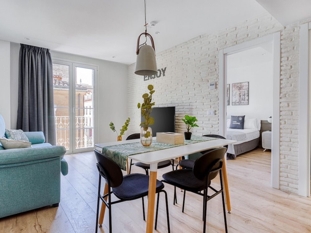 limehome Haro Calle de la Vega 1