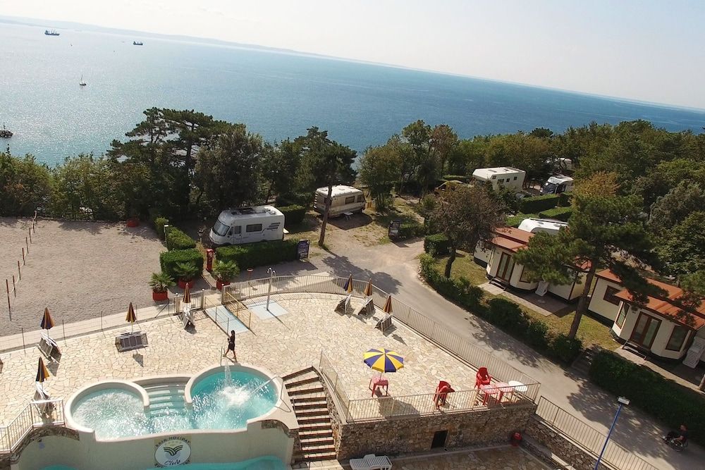 Camping Village Mare Pineta Baia Sistiana 2