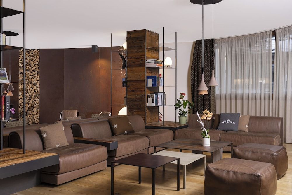 Montana Lodge & Spa, by R Collection Hotels 2