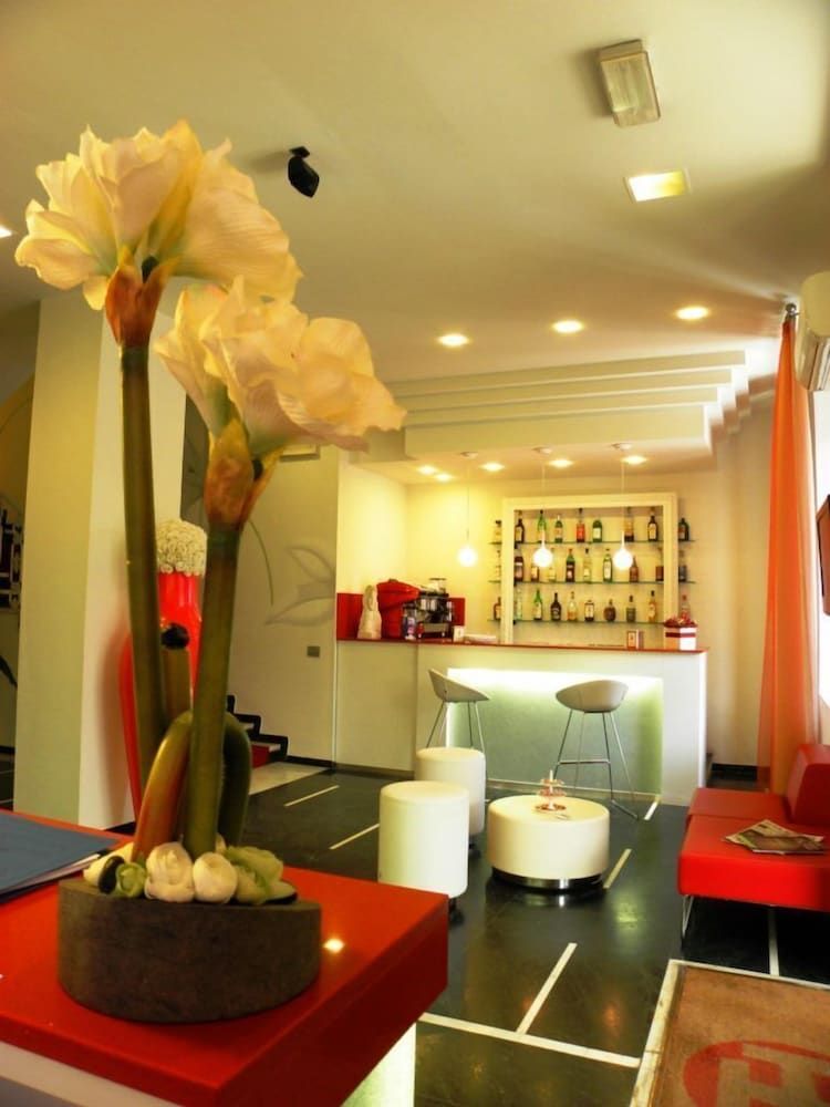 Tirreno Beachfront Apartments 3