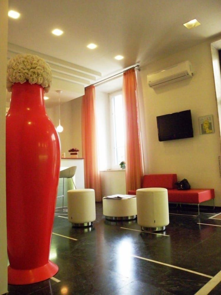 Tirreno Beachfront Apartments 2