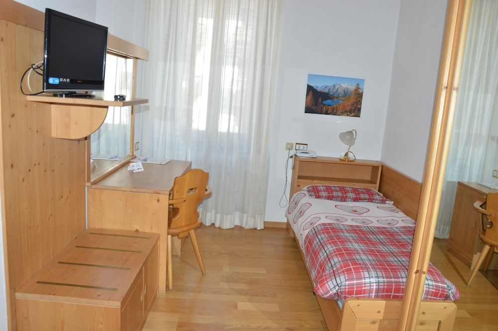 Hotel Dolomiti Pinzolo Double Room 3