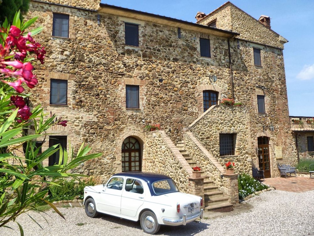 Tenuta Fattoria Vecchia 1