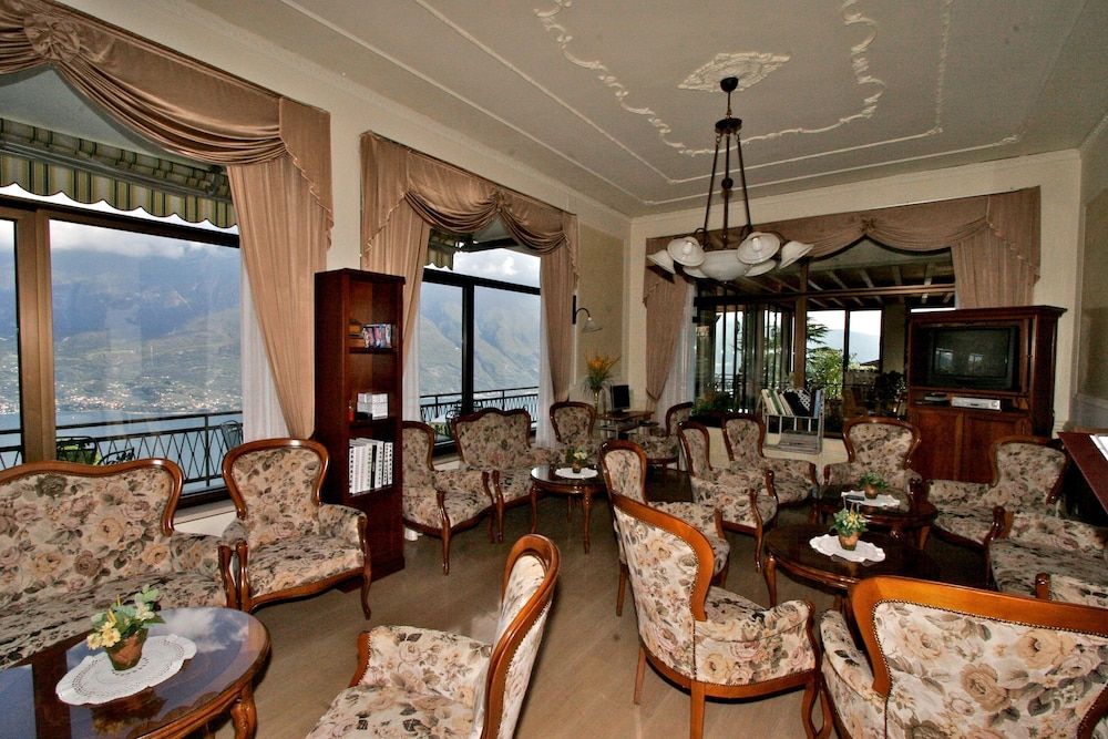 Village Hotel Lucia 3