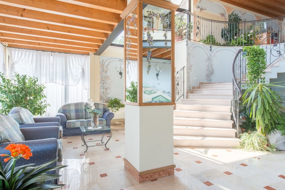 Village Hotel Lucia 2