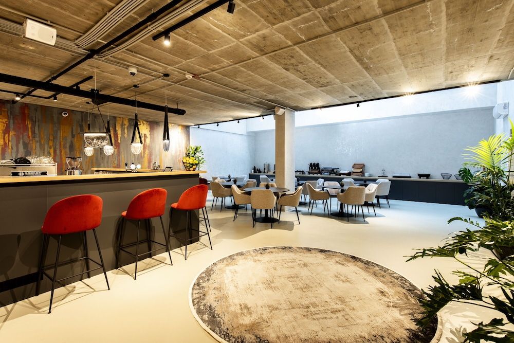 The Amberlyn Suite Hotel 1
